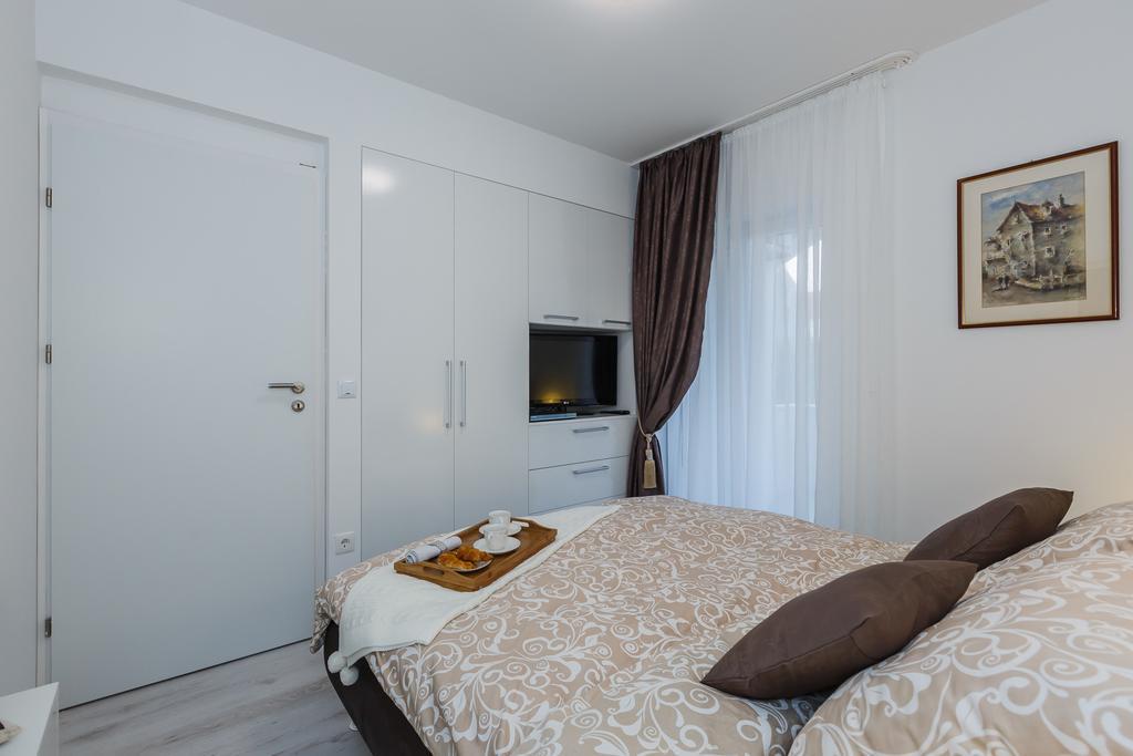 Villa Apartments Katja Trogir Exterior foto